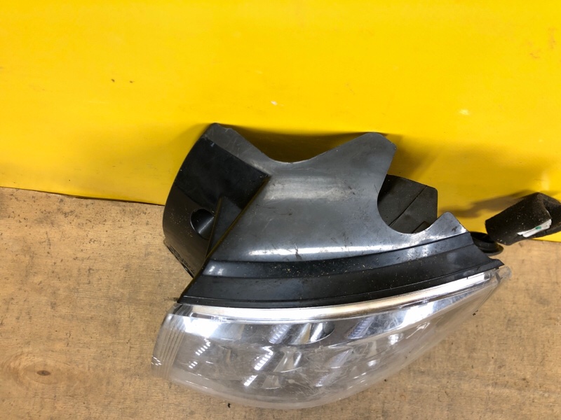 Фонарь наружный правый OUTLANDER XL 05-13