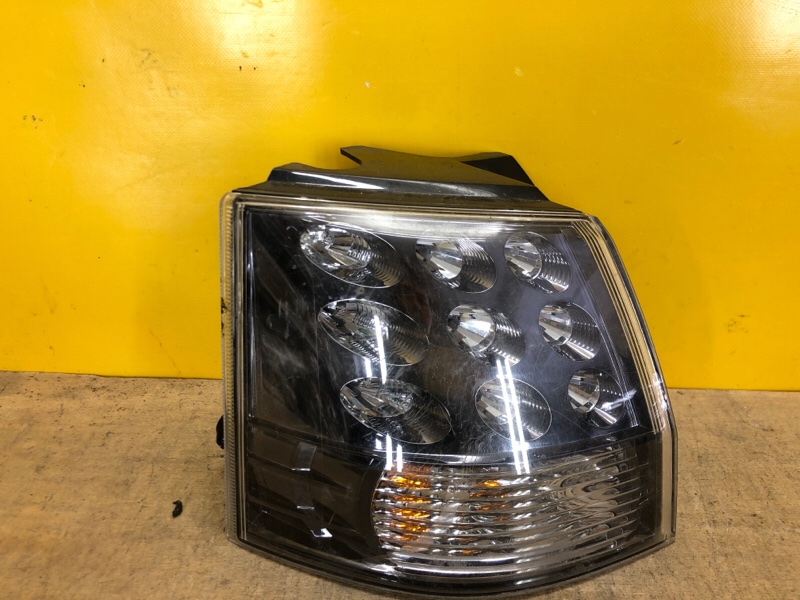 Фонарь наружный левый MITSUBISHI OUTLANDER XL 05-13 8330A379 Б/У