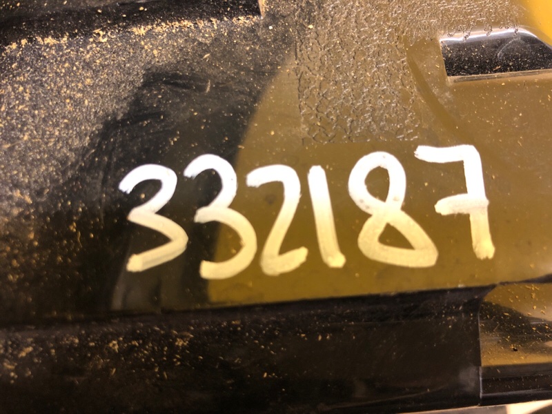 Фонарь наружный левый OUTLANDER XL 05-13