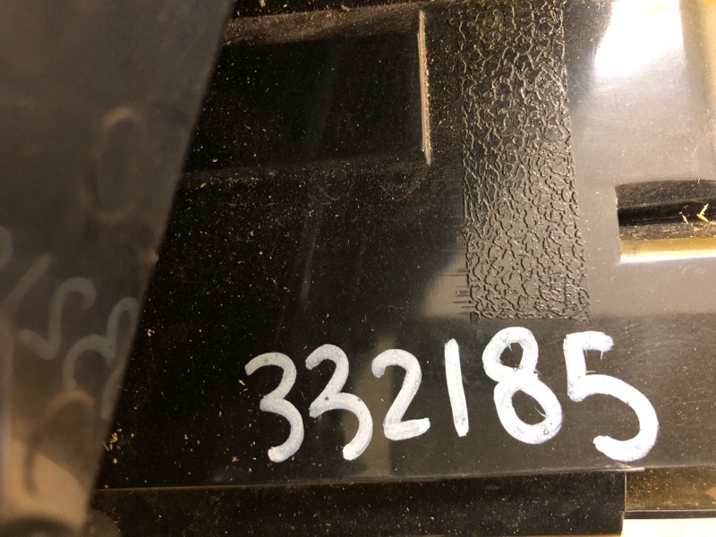 Фонарь наружный левый OUTLANDER XL 05-13