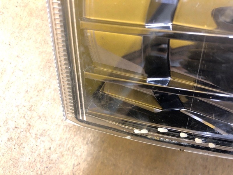 Фонарь наружный левый OUTLANDER XL 05-13