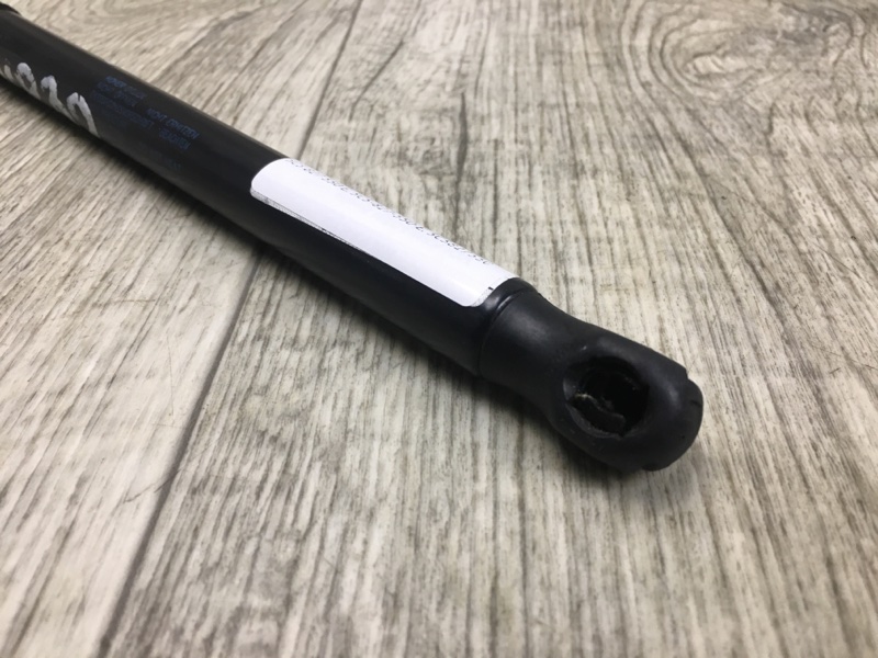 Амортизатор крышки багажника BEETLE 11-19 2012 5C1 2.5 CBUA