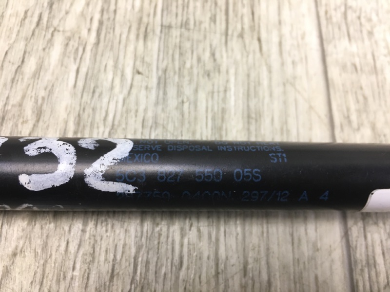 Амортизатор крышки багажника BEETLE 11-19 2012 5C1 2.5 CBUA