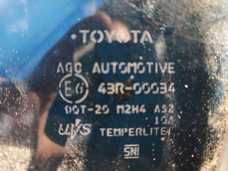 Стекло двери глухое переднее левое TOYOTA PRIUS 16- 1.8 2ZRFXE Стекло двери глухое переднее левое TOYOTA PRIUS 16- 1.8 2ZRFXE