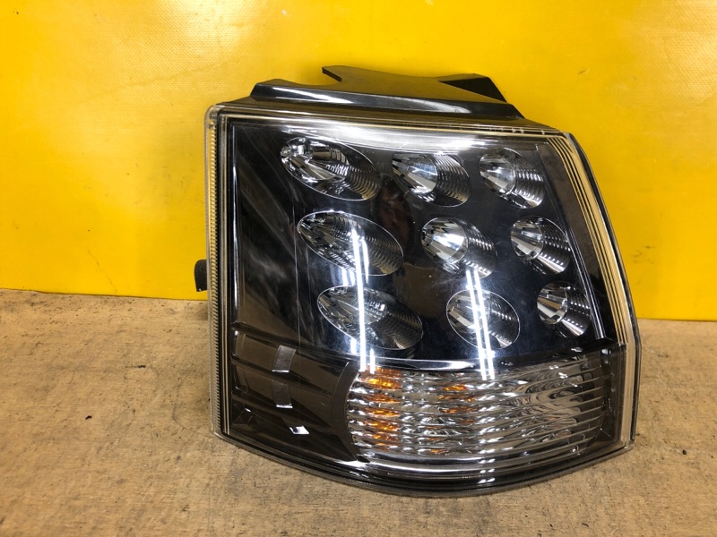 Фонарь наружный левый MITSUBISHI OUTLANDER XL 05-13 8330A379 Б/У