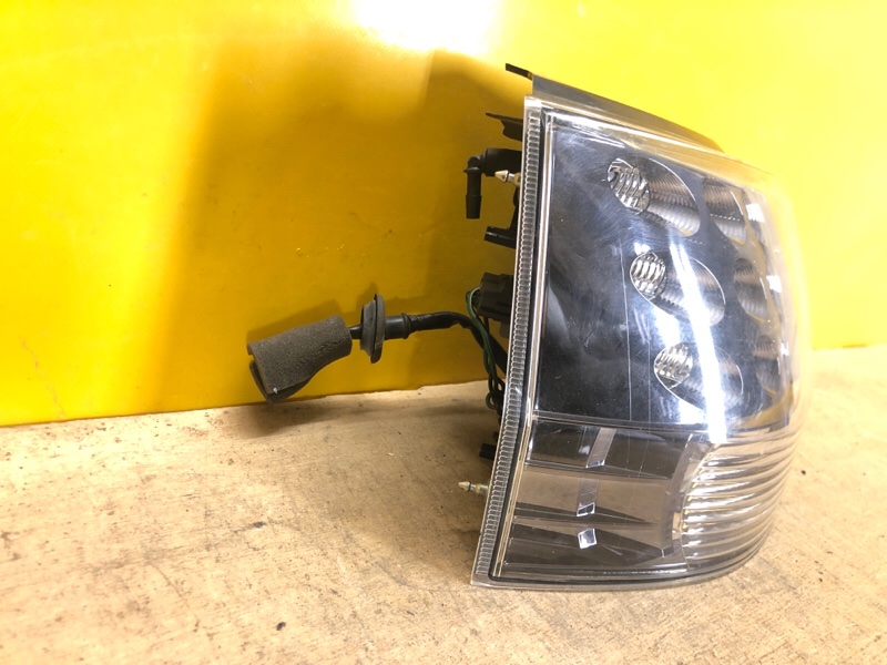 Фонарь наружный левый MITSUBISHI OUTLANDER XL 05-13