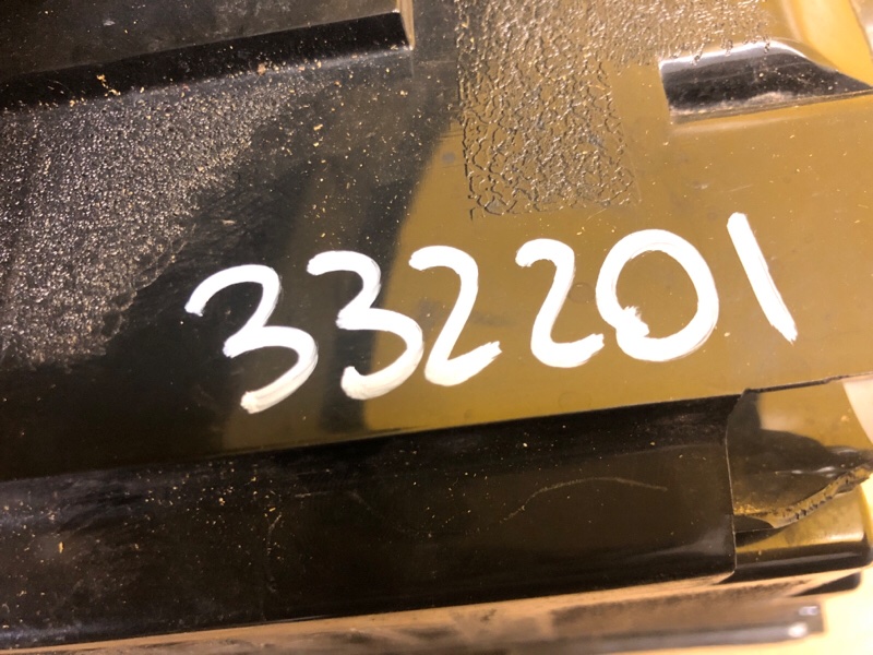 Фонарь наружный левый OUTLANDER XL 05-13