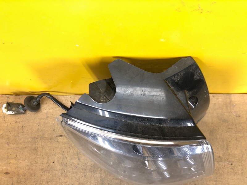 Фонарь наружный левый OUTLANDER XL 05-13