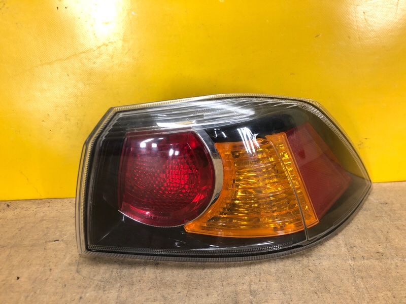 Фонарь наружный правый MITSUBISHI LANCER X 10 15-17 8330A622 Б/У