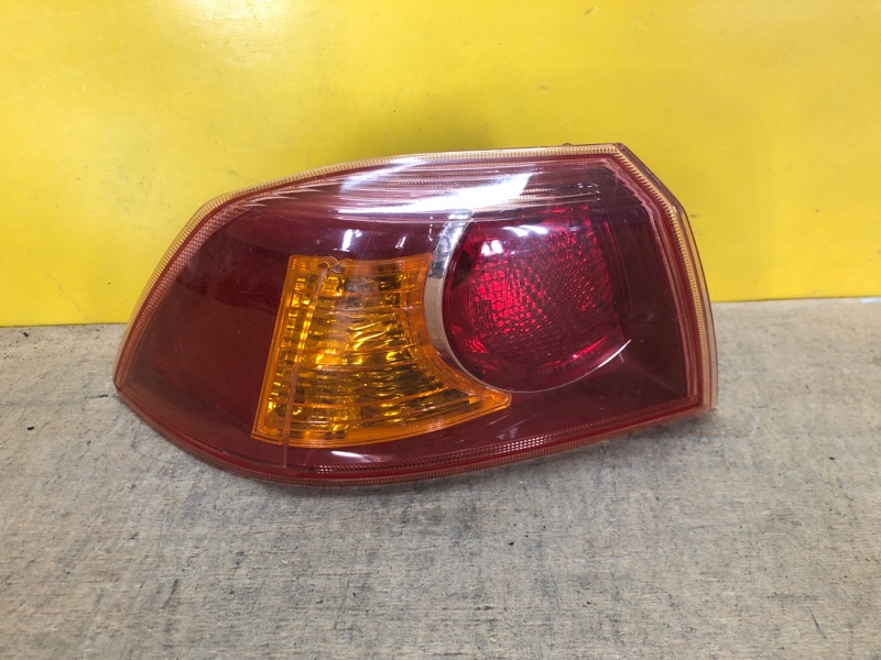 Фонарь наружный левый MITSUBISHI LANCER X 10 07-15 8330A107 Б/У