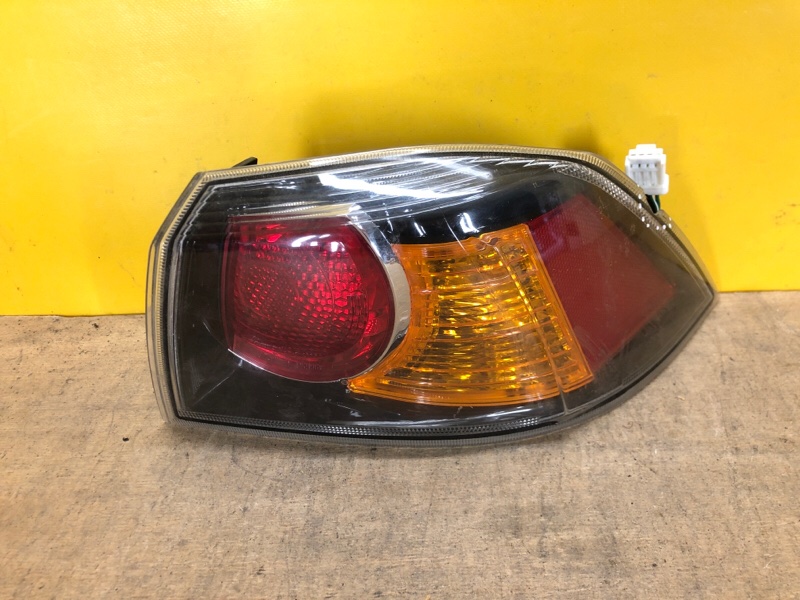 Фонарь наружный правый MITSUBISHI LANCER X 10 15-17 8330A622 Б/У