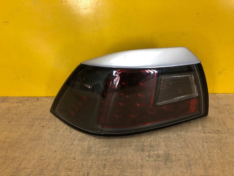 Фонарь наружный левый MITSUBISHI LANCER X 10 15-17 8330A621 Б/У