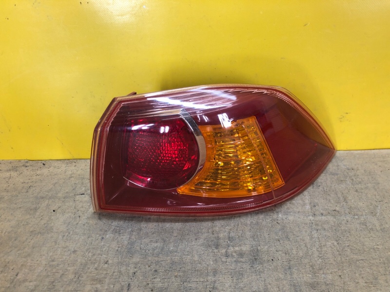 Фонарь наружный правый MITSUBISHI LANCER X 10 07-15 8330A108 Б/У
