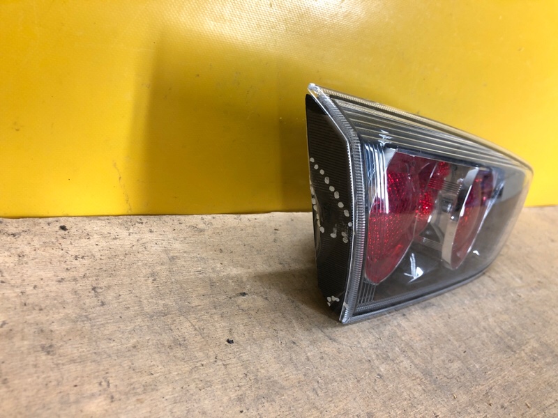 Фонарь внутренний левый MITSUBISHI LANCER X 10 15-17 Фонарь внутренний левый MITSUBISHI LANCER X 10 15-17