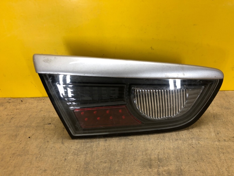 Фонарь внутренний левый MITSUBISHI LANCER X 10 15-17 8330A625 Б/У