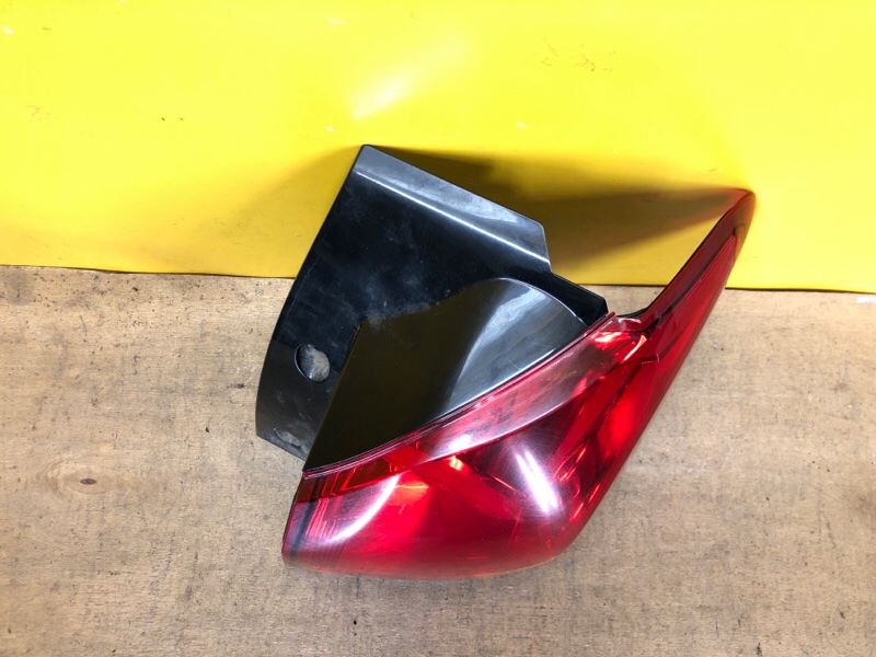 Фонарь наружный правый ASX / OUTLANDER SPORT 10-21 Фонарь наружный правый ASX / OUTLANDER SPORT 10-21