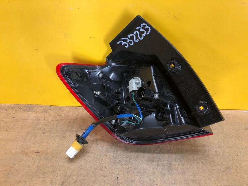 Фонарь наружный правый ASX / OUTLANDER SPORT 10-21 Фонарь наружный правый ASX / OUTLANDER SPORT 10-21