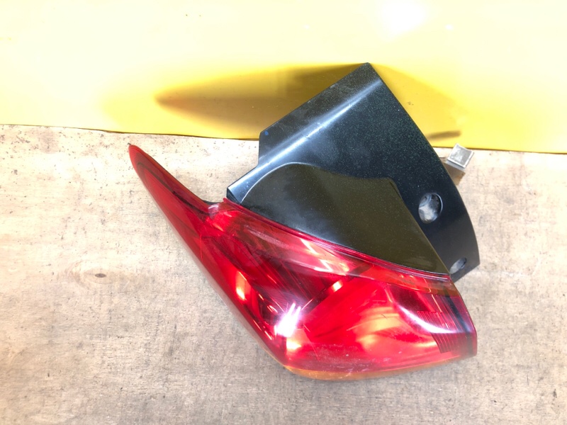 Фонарь наружный левый ASX / OUTLANDER SPORT 10-21 Фонарь наружный левый ASX / OUTLANDER SPORT 10-21