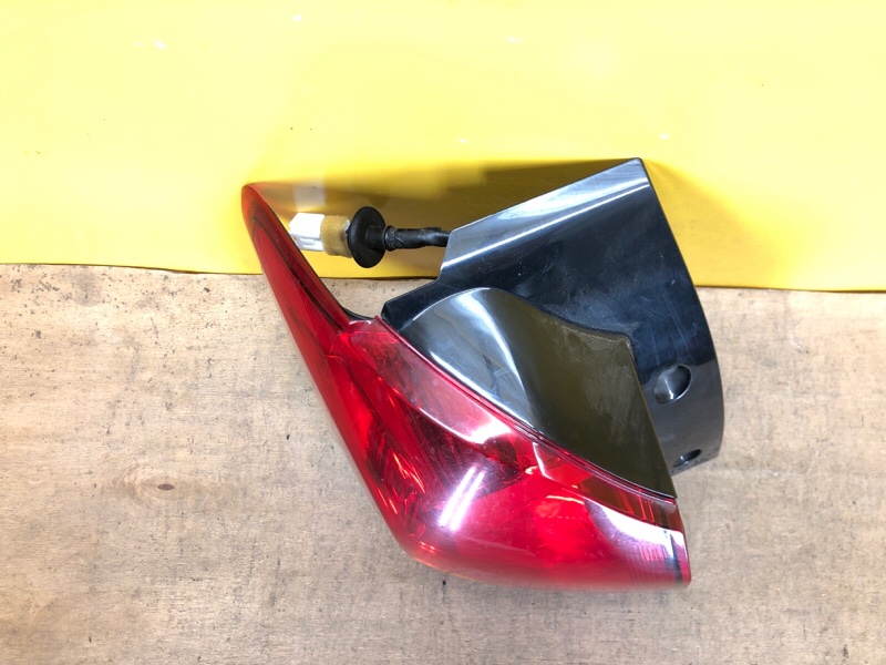 Фонарь наружный левый ASX / OUTLANDER SPORT 10-21 Фонарь наружный левый ASX / OUTLANDER SPORT 10-21