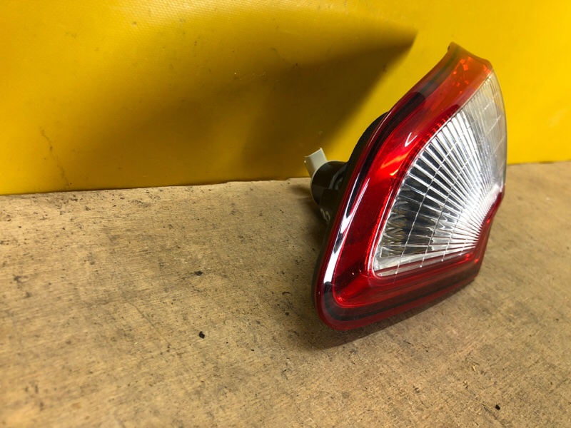 Фонарь внутренний правый NISSAN QASHQAI 07-14 Фонарь внутренний правый NISSAN QASHQAI 07-14