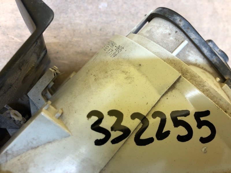 Фонарь наружный правый TOUAREG 02-10