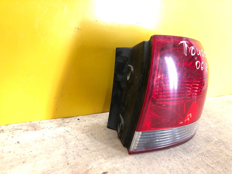 Фонарь наружный правый VOLKSWAGEN TOUAREG 02-10