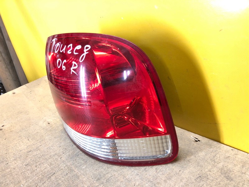 Фонарь наружный правый TOUAREG 02-10