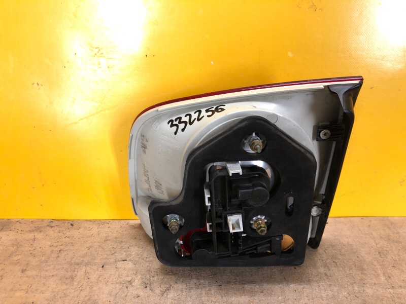 Фонарь внутренний левый TOUAREG 02-10