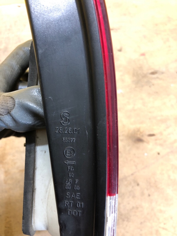 Фонарь внутренний левый TOUAREG 02-10