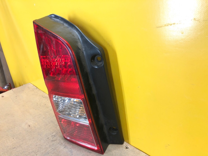 Фонарь наружный левый PATHFINDER R51 04-14 Фонарь наружный левый PATHFINDER R51 04-14