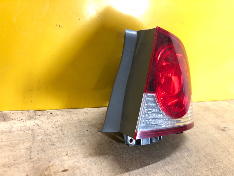 Фонарь наружный правый HONDA CIVIC 4D 06-11