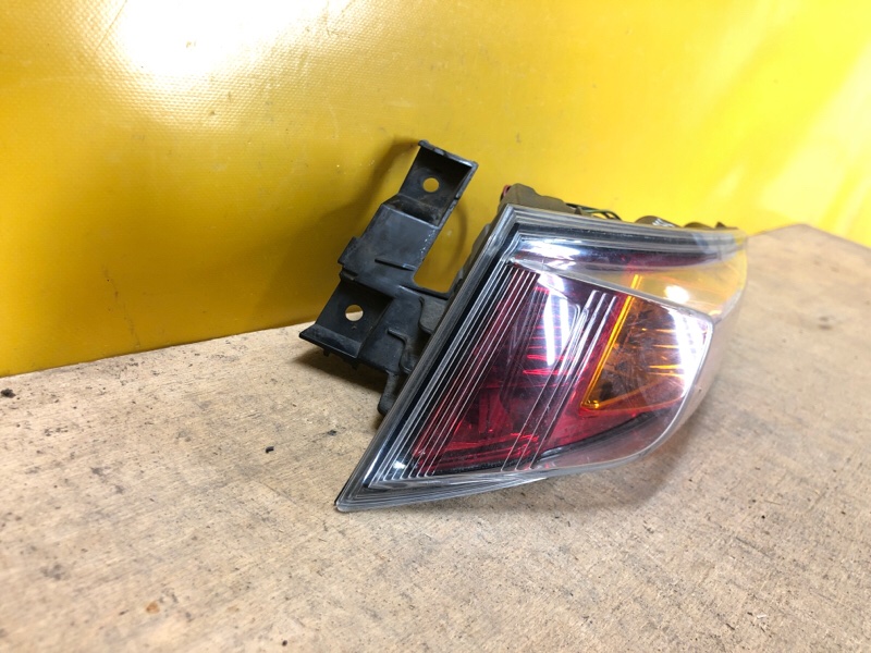 Фонарь наружный правый HONDA CIVIC 5D 06-11