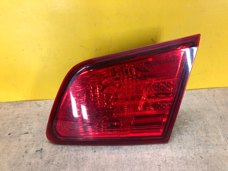 Запчасть фонарь внутренний правый SUBARU LEGACY 09-15 BM 84912AJ150 Б/У Фонарь внутренний правый SUBARU LEGACY 09-15 BM 84912AJ150 Б/У