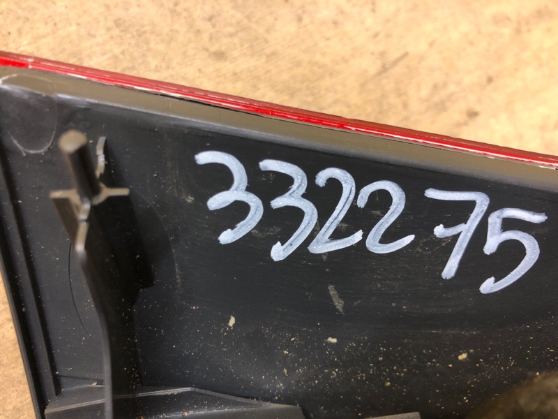 Фонарь наружный правый CIVIC ES 00-05