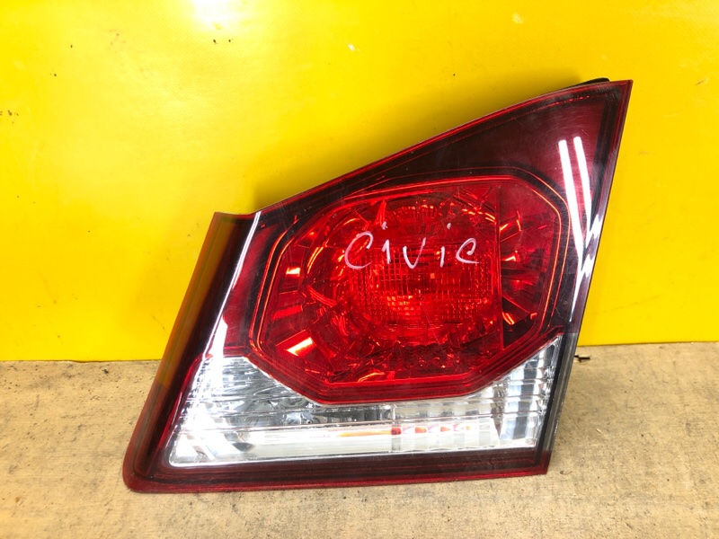Фонарь внутренний правый HONDA CIVIC 4D 06-11 34151-SNB-G51 Б/У