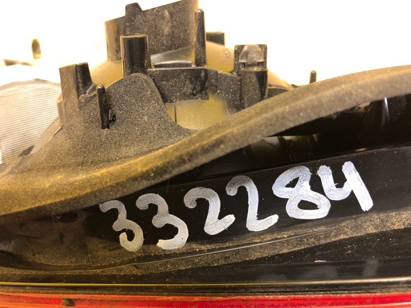 Фонарь внутренний правый CIVIC 4D 06-11