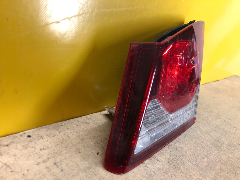 Фонарь внутренний правый HONDA CIVIC 4D 06-11