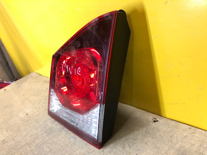 Фонарь внутренний правый CIVIC 4D 06-11