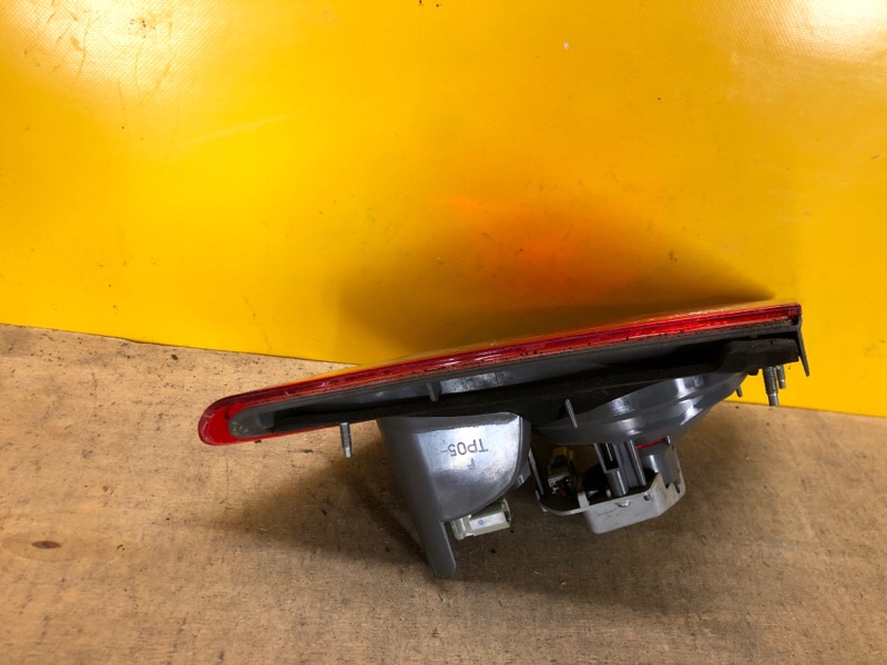 Фонарь внутренний правый CIVIC 4D 06-11