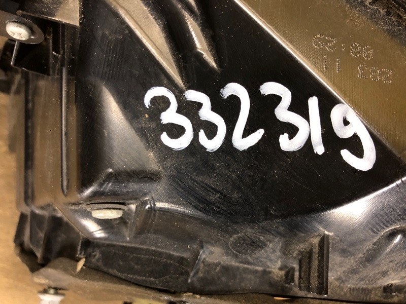 Фонарь наружный левый LEGACY 09-15 BM