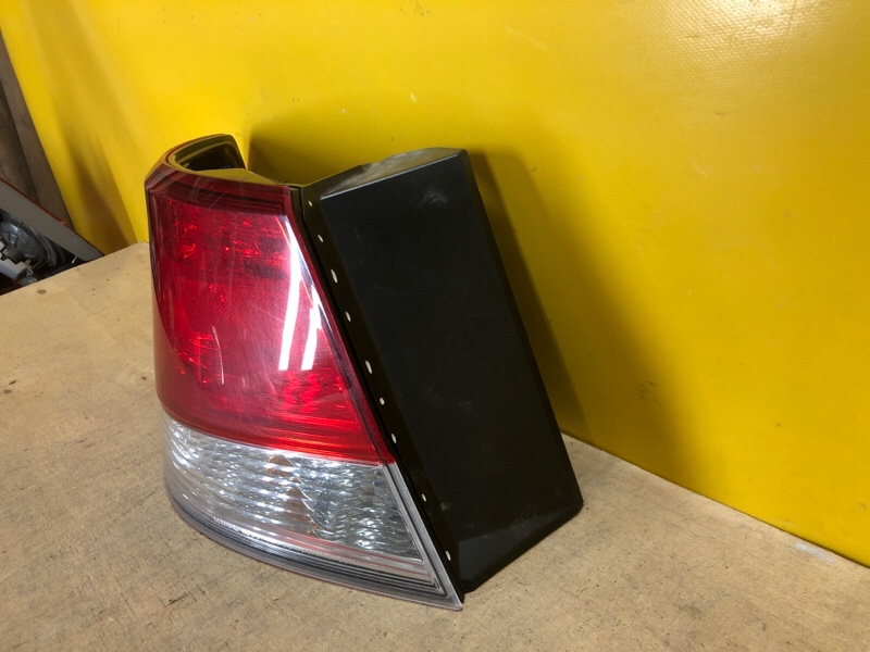 Фонарь наружный левый LEGACY 09-15 BM