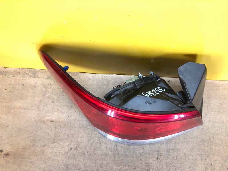 Фонарь наружный левый LEGACY 09-15 BM