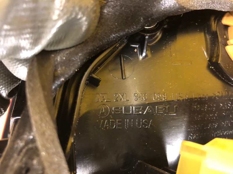 Фонарь наружный левый LEGACY 09-15 BM