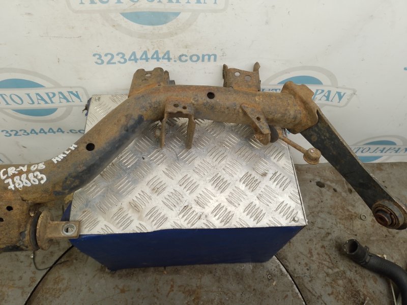 Запчасть рычаг задней подвески продольный задний левый HONDA CRV 06-12 52371-SWA-A10 Б/У Рычаг задней подвески продольный задний левый HONDA CRV 06-12 52371-SWA-A10 Б/У