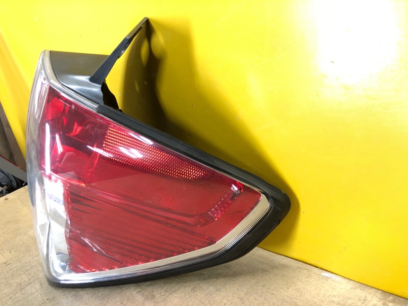 Фонарь наружный правый FORESTER SH 07-12