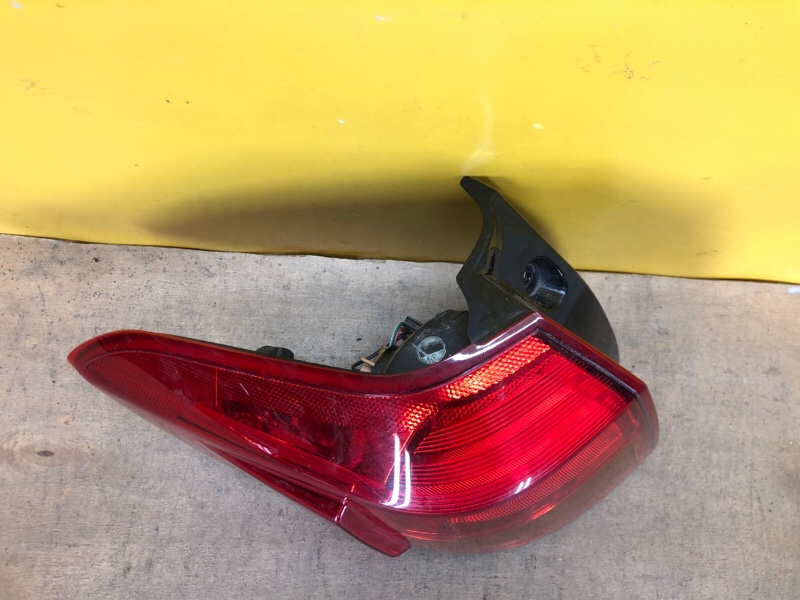 Фонарь наружный левый VITARA 15- Фонарь наружный левый VITARA 15-