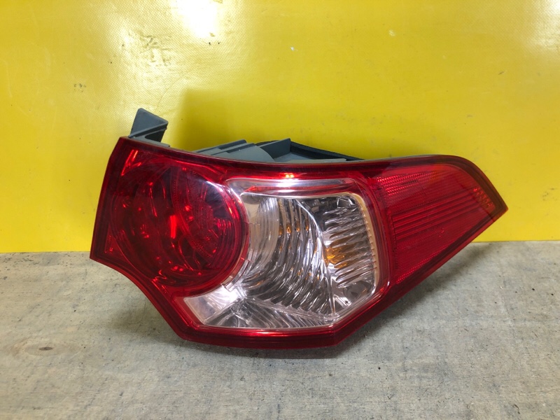 Запчасть фонарь наружный правый HONDA ACCORD CU8 / TSX 08-14 33500TL0G01 Б/У Фонарь наружный правый HONDA ACCORD CU8 / TSX 08-14 33500TL0G01 Б/У