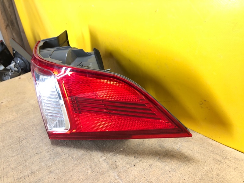 Фонарь наружный правый ACCORD CU8 / TSX 08-14