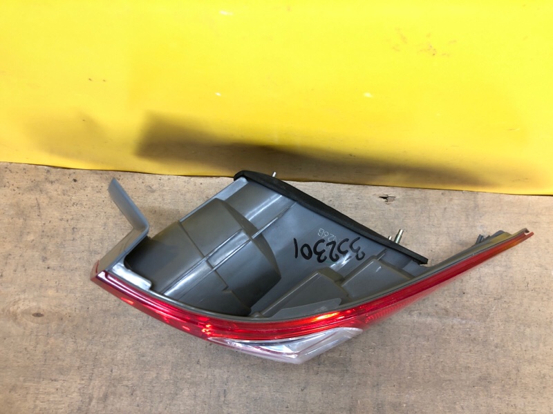 Фонарь наружный правый ACCORD CU8 / TSX 08-14