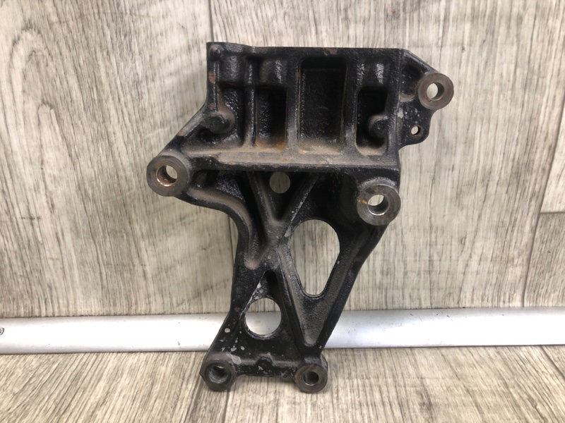 Кронштейн двигателя правый CAMRY 55 14-17 2016 2.5 2ARFE Кронштейн двигателя правый CAMRY 55 14-17 2016 2.5 2ARFE